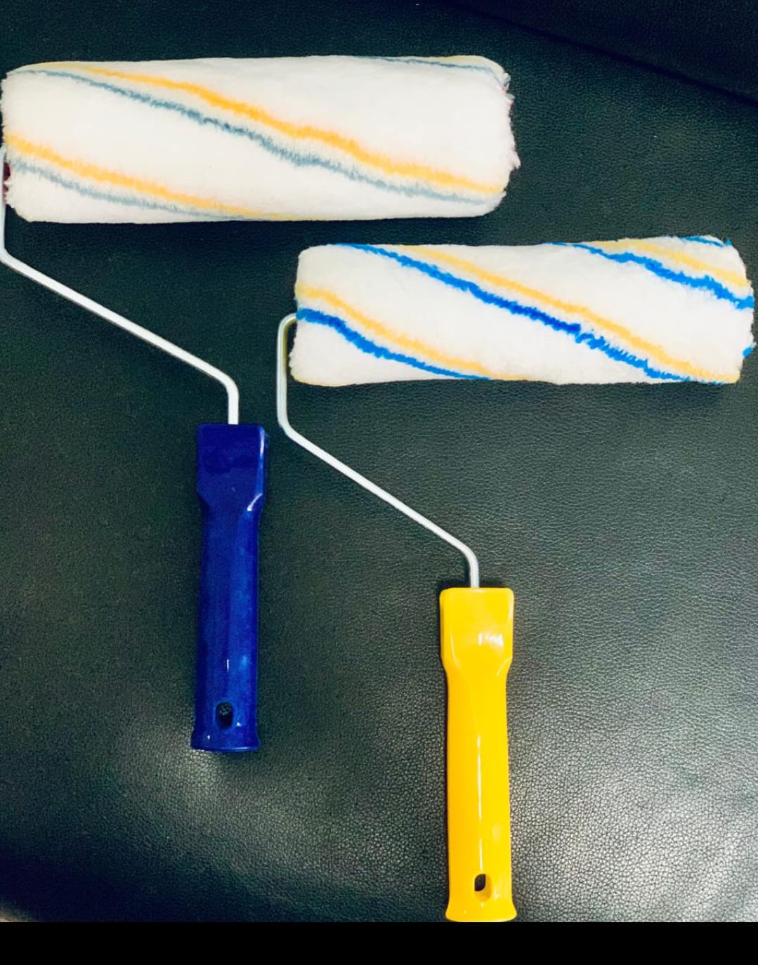 LOLLER PAINT BRUSH
